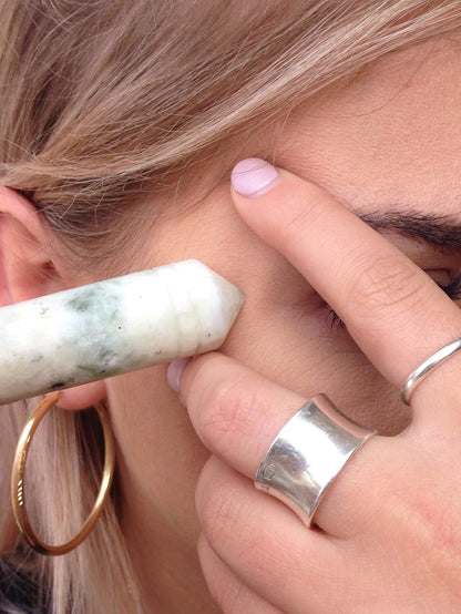 Glow & Relax Jade Roller